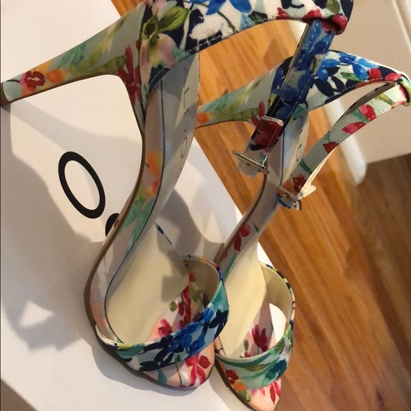 NIB New Aldo Ibenama Floral Pumps Heels Size 7 - Picture 2 of 5
